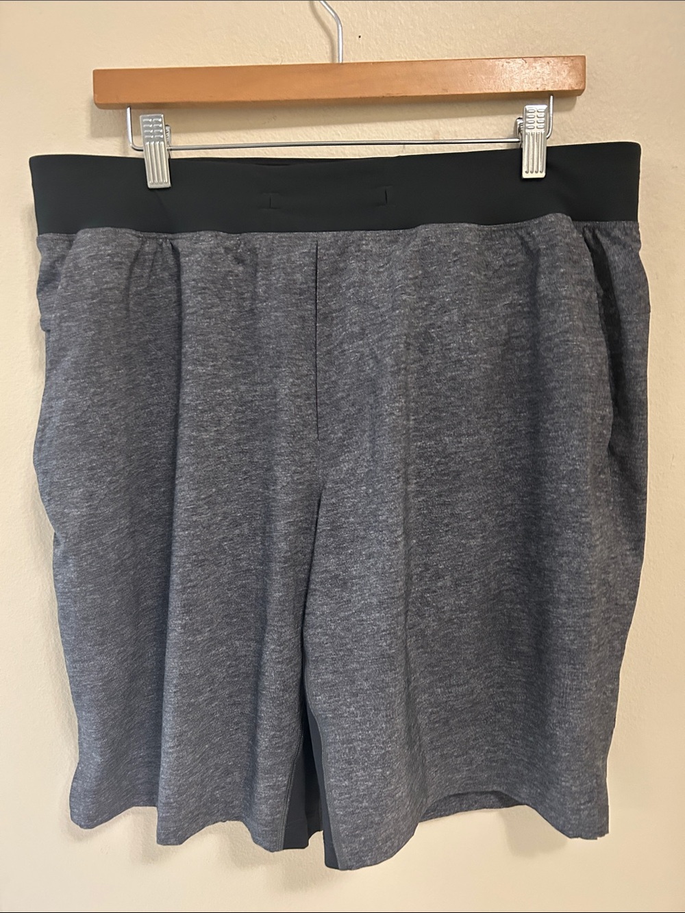 Lululemon T.H.E short lined men’s XL